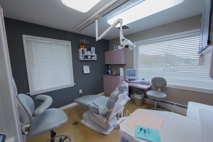 A comforting and welcoming exam room at Vitangeli Dental.